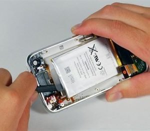 iPhone 3G Akun Korjaus