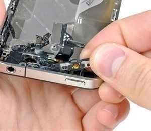 iPhone 4 Virta- ja Lukituskytkimen Korjaus